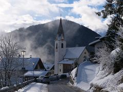 co sona pa les ciampanes da Rina?